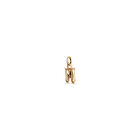 Charm letra M peque&ntilde;a en oro 18k